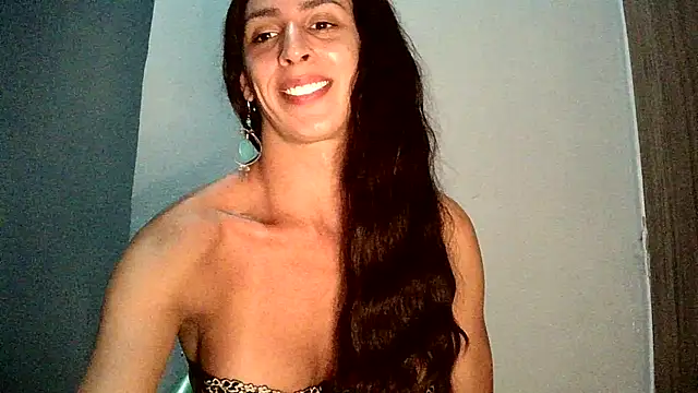 Snapshot of AlexiaDuucan chatting on 02.12.25 AlexiaDuucan online show from 02.12.25