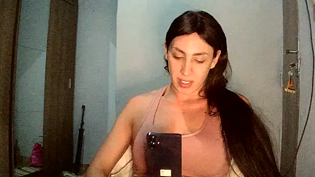 Snapshot of AlexiaDuucan chatting on 10.09.25 AlexiaDuucan online show from 10.09.25