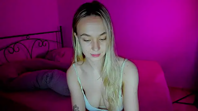 Snapshot of SexyCocobutt chatting on 12.29.24 SexyCocobutt online show from 12.29.24