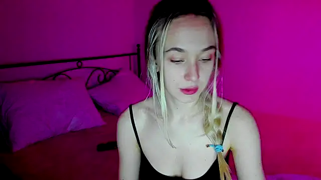 Snapshot of SexyCocobutt chatting on 02.22.25 SexyCocobutt online show from 02.22.25