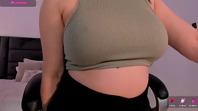 Snapshot of JennaOlsonX chatting on 02.01.25 JennaOlsonX online show from 02.01.25