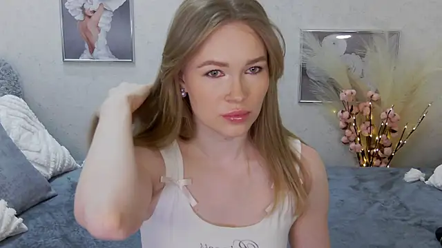 Snapshot of Veronika_Mitchel chatting on 02.18.25 Veronika Mitchel online show from 02.18.25