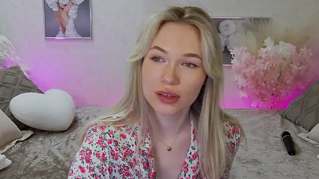 Snapshot of Veronika_Mitchel chatting on 03.17.25 Veronika Mitchel online show from 03.17.25