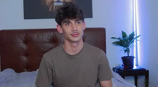 Snapshot of DanielCrush1 chatting on 03.01.25 DanielCrush1 online show from 03.01.25