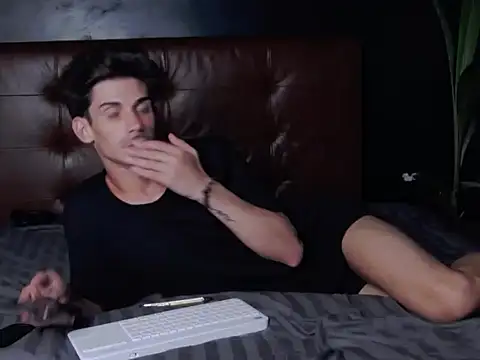 Snapshot of DanielCrush1 chatting on 09.20.25 DanielCrush1 online show from 09.20.25