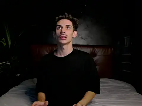 Snapshot of DanielCrush1 chatting on 10.18.25 DanielCrush1 online show from 10.18.25