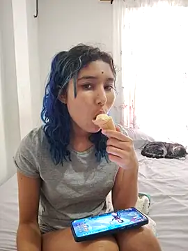 Snapshot of SAT--SU_U chatting on 11.28.25 SAT--SU U online show from 11.28.25