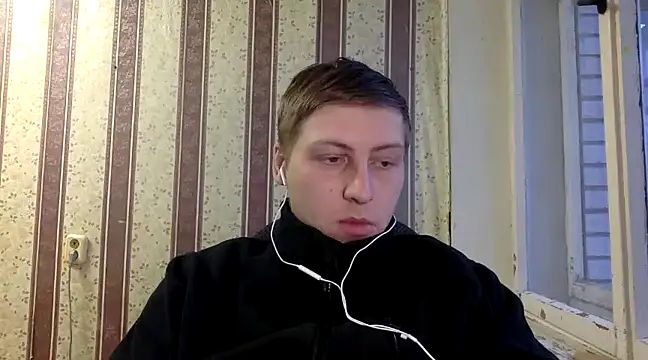 Snapshot of darienlarge chatting on 12.06.24 darienlarge online show from 12.06.24