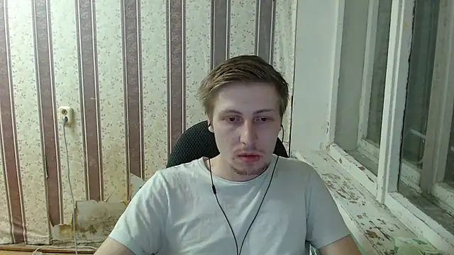 Snapshot of darienlarge chatting on 01.12.25 darienlarge online show from 01.12.25