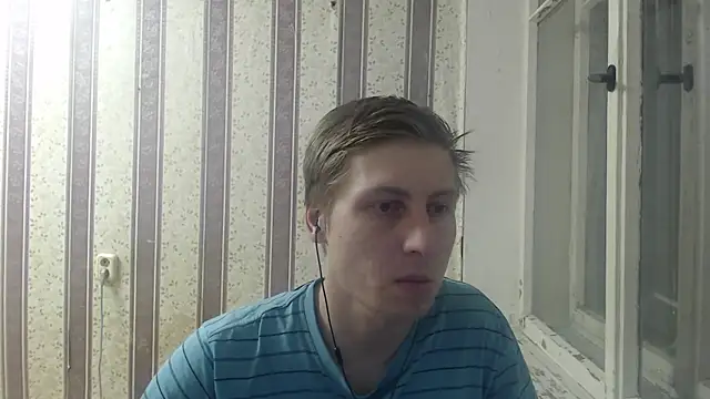 Snapshot of darienlarge chatting on 01.18.25 darienlarge online show from 01.18.25