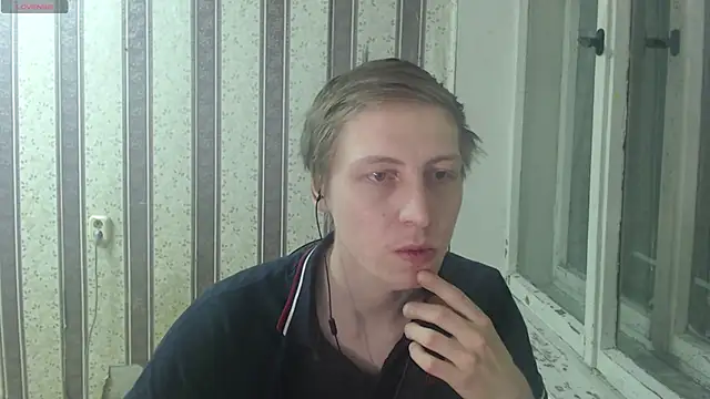 Snapshot of darienlarge chatting on 02.12.25 darienlarge online show from 02.12.25