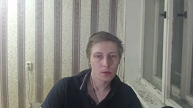 Snapshot of darienlarge chatting on 02.13.25 darienlarge online show from 02.13.25
