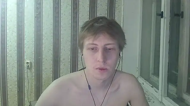 Snapshot of darienlarge chatting on 02.14.25 darienlarge online show from 02.14.25