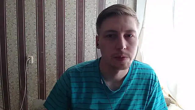 Snapshot of darienlarge chatting on 02.23.25 darienlarge online show from 02.23.25
