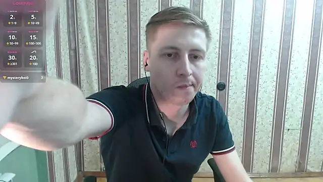 Snapshot of darienlarge chatting on 03.02.25 darienlarge online show from 03.02.25
