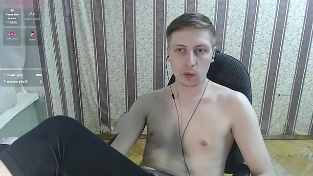 Snapshot of darienlarge chatting on 03.02.25 darienlarge online show from 03.02.25