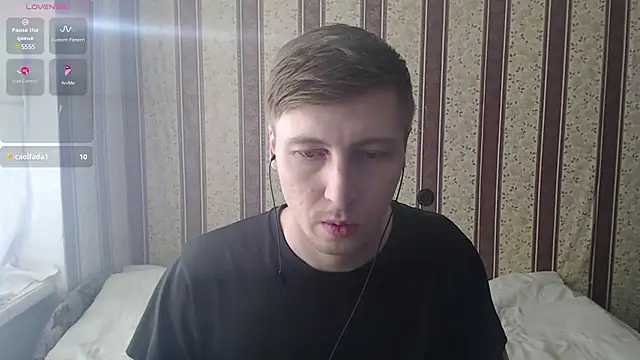 Snapshot of darienlarge chatting on 03.14.25 darienlarge online show from 03.14.25