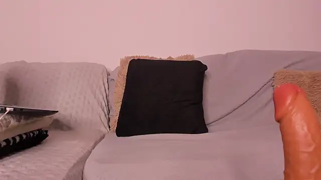 Snapshot of LexxiLow chatting on 12.10.24 LexxiLow online show from 12.10.24