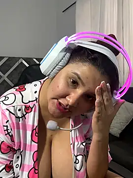 Snapshot of ValleryParker chatting on 10.19.25 ValleryParker online show from 10.19.25