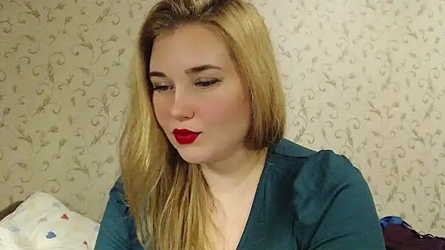 Snapshot of mmmPinUpGirl chatting on 01.09.25 mmmPinUpGirl online show from 01.09.25