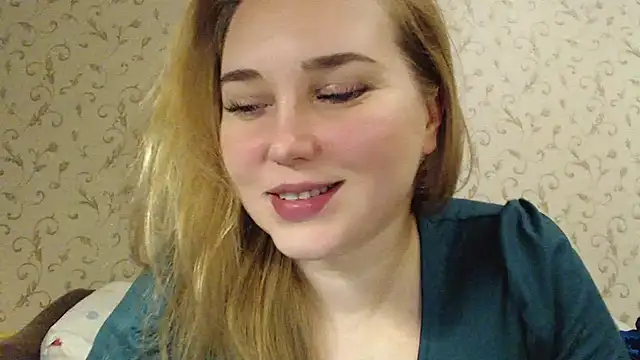Snapshot of mmmPinUpGirl chatting on 01.10.25 mmmPinUpGirl online show from 01.10.25