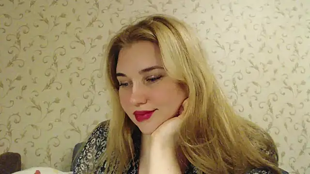 Snapshot of mmmPinUpGirl chatting on 02.26.25 mmmPinUpGirl online show from 02.26.25