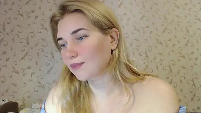 Snapshot of mmmPinUpGirl chatting on 09.12.25 mmmPinUpGirl online show from 09.12.25