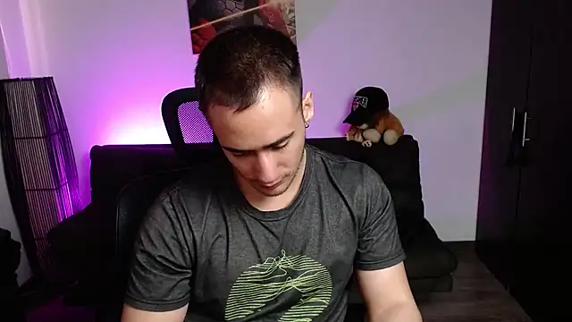 Snapshot of AlexRivera6 chatting on 01.20.25 AlexRivera6 online show from 01.20.25