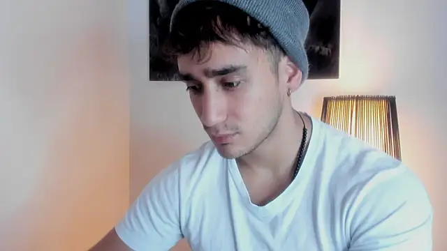 Snapshot of AlexRivera6 chatting on 10.10.25 AlexRivera6 online show from 10.10.25