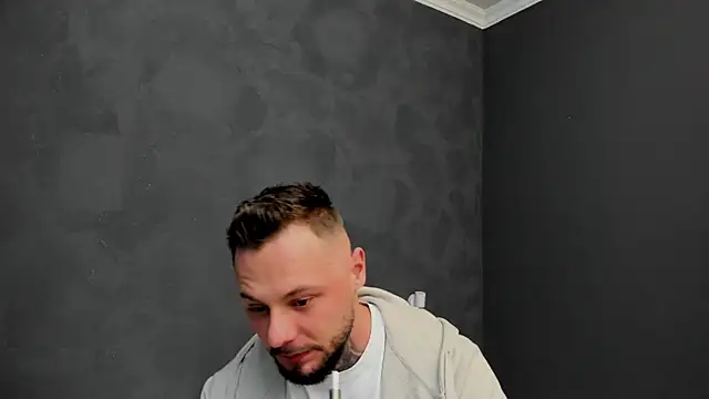 Snapshot of BrianHunts chatting on 12.30.24 BrianHunts online show from 12.30.24
