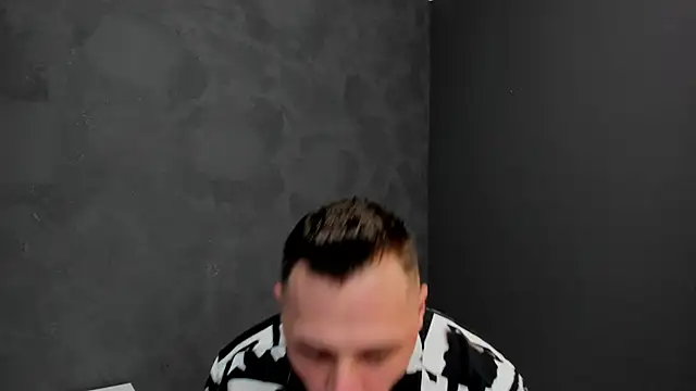 Snapshot of BrianHunts chatting on 01.17.25 BrianHunts online show from 01.17.25