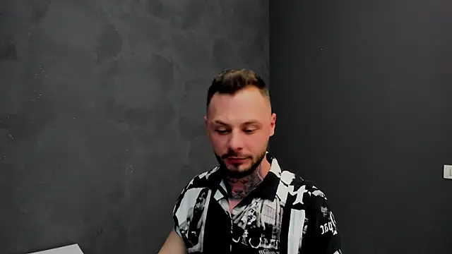 Snapshot of BrianHunts chatting on 01.18.25 BrianHunts online show from 01.18.25