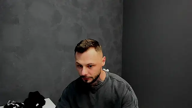 Snapshot of BrianHunts chatting on 01.22.25 BrianHunts online show from 01.22.25