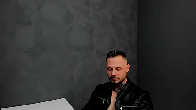 Snapshot of BrianHunts chatting on 01.23.25 BrianHunts online show from 01.23.25