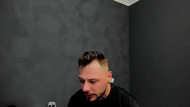 Snapshot of BrianHunts chatting on 01.28.25 BrianHunts online show from 01.28.25