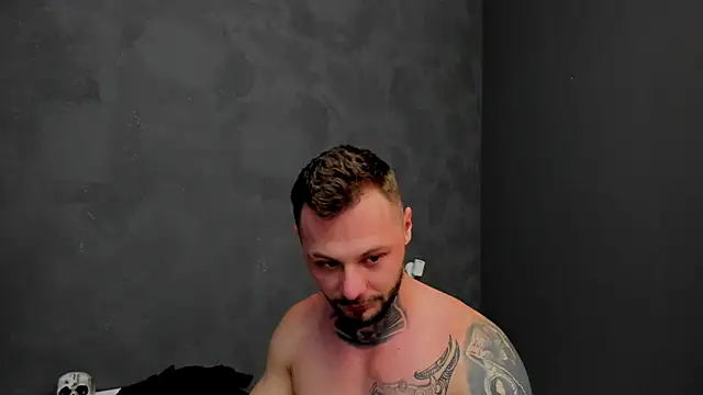 Snapshot of BrianHunts chatting on 01.29.25 BrianHunts online show from 01.29.25