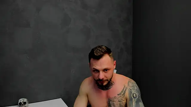 Snapshot of BrianHunts chatting on 01.31.25 BrianHunts online show from 01.31.25