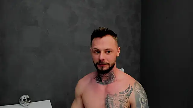 Snapshot of BrianHunts chatting on 02.05.25 BrianHunts online show from 02.05.25