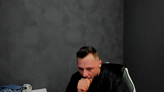 Snapshot of BrianHunts chatting on 02.11.25 BrianHunts online show from 02.11.25