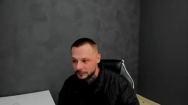 Snapshot of BrianHunts chatting on 03.03.25 BrianHunts online show from 03.03.25