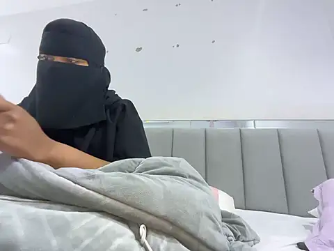 Snapshot of Submissive_Arab chatting on 02.12.25 Submissive Arab online show from 02.12.25