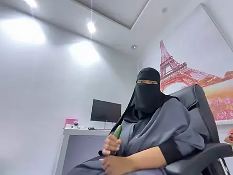 Snapshot of Submissive_Arab chatting on 02.15.25 Submissive Arab online show from 02.15.25