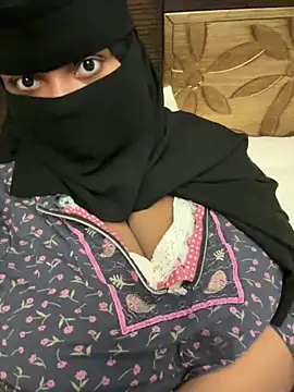 Snapshot of Submissive_Arab chatting on 03.01.25 Submissive Arab online show from 03.01.25