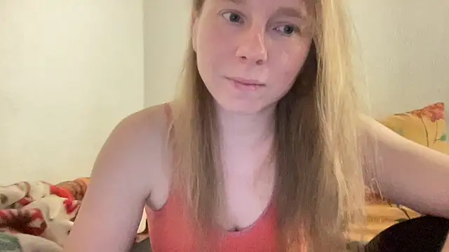 Snapshot of SweetLucy96 chatting on 03.22.25 SweetLucy96 online show from 03.22.25