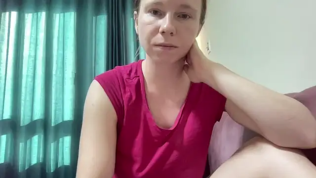 Snapshot of SweetLucy96 chatting on 10.12.25 SweetLucy96 online show from 10.12.25