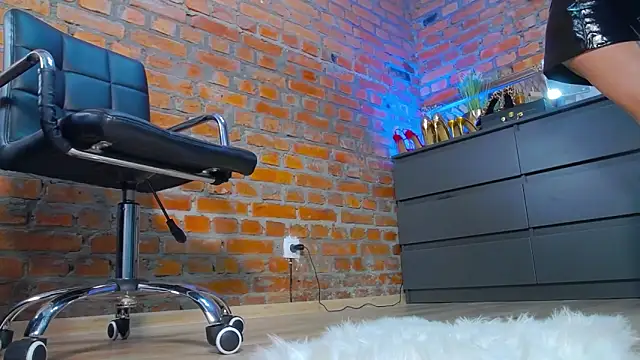 MistressMilana online show from 02.08.25