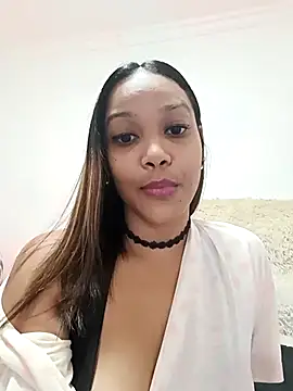 Snapshot of _MoniqueLovay_ chatting on 03.02.25  MoniqueLovay  online show from 03.02.25