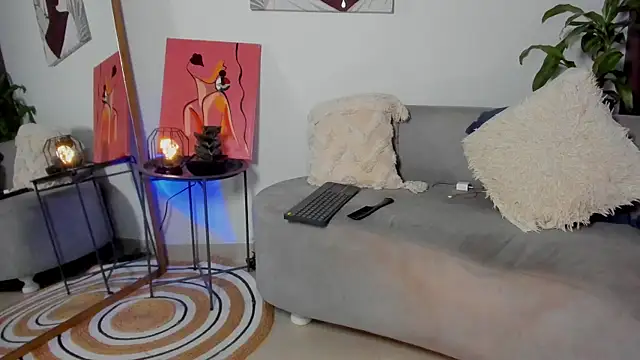 Snapshot of sweet_mia23 chatting on 11.02.25 sweet mia23 online show from 11.02.25