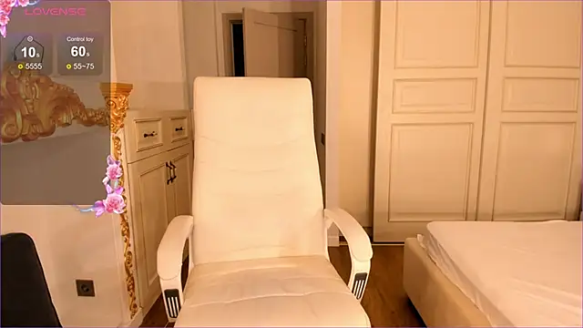 Snapshot of Sury_01 chatting on 09.13.25 Sury 01 online show from 09.13.25