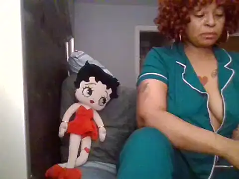 Snapshot of MSweetLindaParks chatting on 01.05.25 MSweetLindaParks online show from 01.05.25